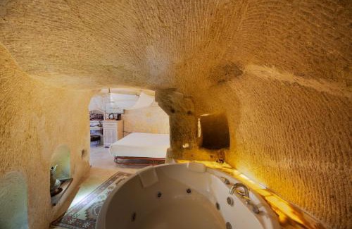 Ortahisar Hotel | Tafoni Houses Cave Hotel