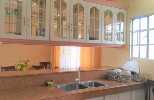 Tagaytay House | Tagaytay rest house where you can enjoy the beauty of nature and Tagaytay City!