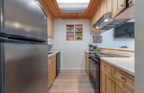 Lake Forest Condo | Tahoe City Condo, conveniently located, comfortable/affordable and pets ok!