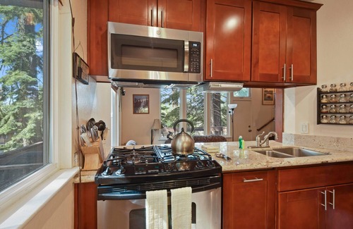 Dollar Point House | Tahoe City Getaway | Minutes from Lake and Activities