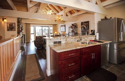Tahoe City House | Tahoe Hideaway at Tahoe Marina Lodge | Unit 47