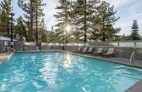 Tahoe Village Apartment | Tahoe Ridge - Kitchen+ Fireplace + Hot Tub + Pool