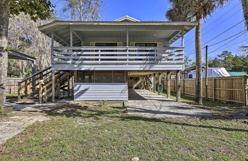 Steinhatchee Cottage | Tailing Tides Getaway w/Covered Boat Parking!