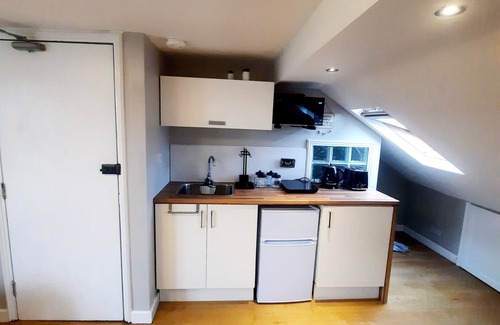 New Cross Apartment | Take a break and unwind at this peaceful oasis
