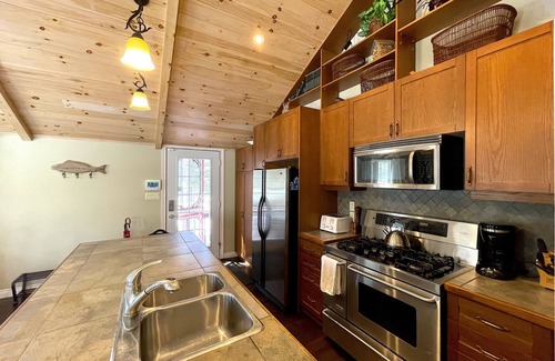 Washago Cottage | "Take It Easy" cottage w/Hot Tub & Finnish Sauna