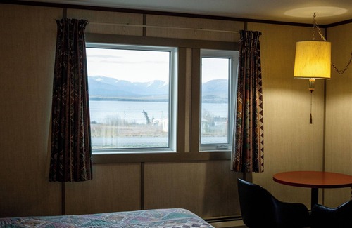 Destruction Bay Hotel | TALBOT ARM MOTEL
