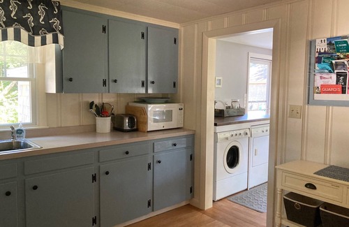 Brewster Cottage | Tales of Sunset Bay, walk from a Quiet Cottage to Brewster’s Paine Creek Beach