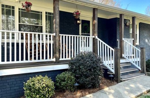 Harrisburg House | Talladega Nights — Race to nearby Nascar/ZMax/CLT!