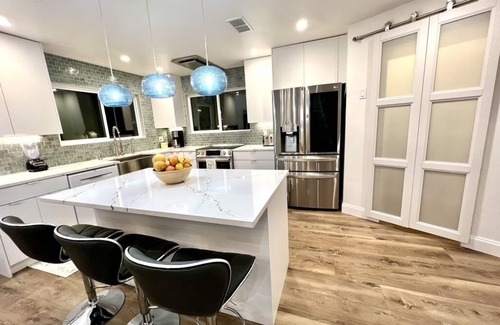 Telogia House | Tallahassee Lake Talquin High-End Modern Style Open Light