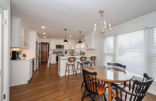 Hamilton House | Tallen Manor & Retreat