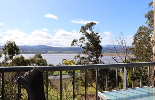 Grindelwald Apartment | Tamar Ridge Winery Apartment #10