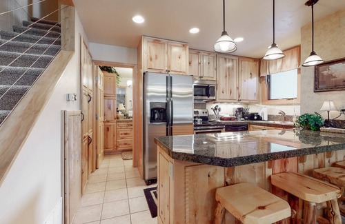 Snowmass Village Condo | Tamarack Townhomes - CoralTree Residence Collection