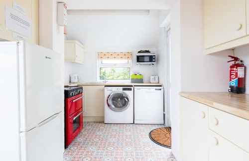 Port Isaac House | Tamarama House - Family sized holiday home with unobstructed ocean views
