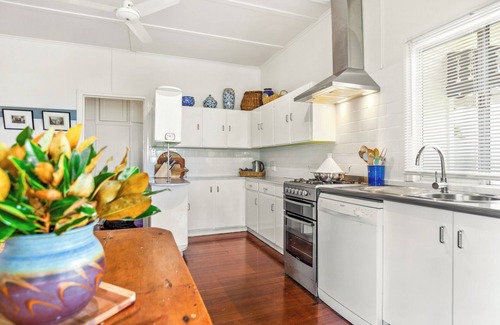 Maleny House | Tamarind Street Cottage. Maleny, Queensland