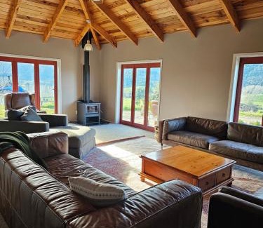 Te Anga House | Tamata Estate House Farm stay