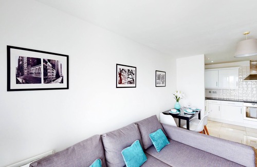Hatfield Apartment | Tamblin Lodge - Fresh, Modern Apartment