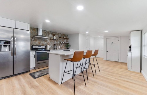 Egypt Lake-Leto Apartment | Tampa Lounge Oasis – Prime Spot Near Buccaneers Stadium,Airport & Moren