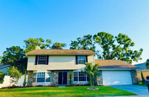 Greater Northdale House | Tampa Luxury 5BR Estate with Pool and Golf Views