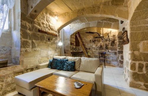 Santa Lucija Other | Tan-Nanna Farmhouse Sleeps 6 (3 Bedrooms)