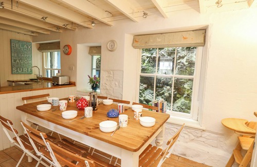 Solva House | TAN Y CRAIG, pet friendly, character holiday cottage in Solva