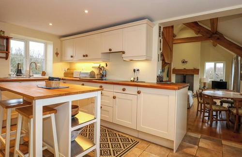 Garn Fadryn House | TAN Y FFORDD, pet friendly, character holiday cottage in Tudweiliog
