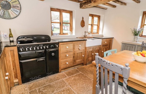 Glyndyfrdwy Cottage | TAN Y GARTH COTTAGE, pet friendly, with open fire in Llangollen