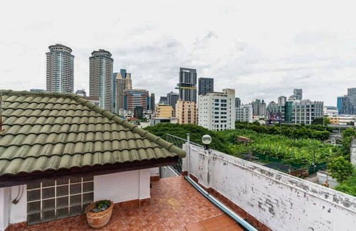 Thung Wat Don Villa | TANACASA 12 —Large Sathorn Townhome 6BR w/Parking
