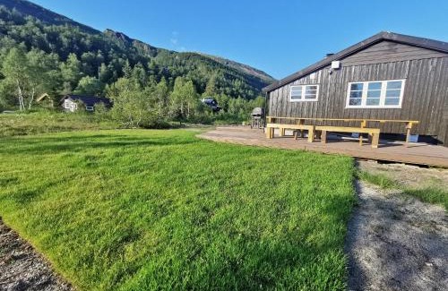 Kvam House | Tangen - cabin with 4 bedrooms - great nature