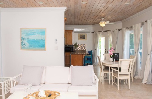 Adelaide Apartment | Tangerine Sunsets Pomelo East