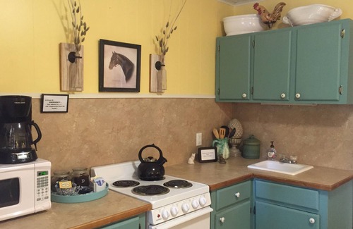 Southern Pines Apartment | Tanglewood Farm B&B - Tally Ho Suite 1 BR/1BA Private Apartment on Horse Farm