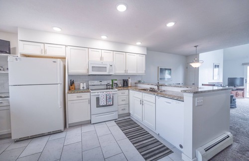 Petoskey Condo | Tannery Creek! Condo with water view + pool!