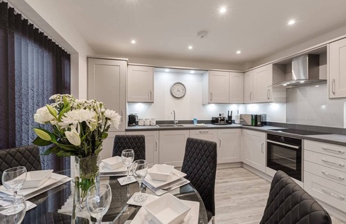 Freckleton House | Tannery Place | 3 Bedrooms Parking Wi-Fi Garden