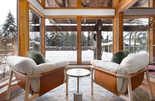 Whistler Village Hotel | Tantalus Resort Lodge