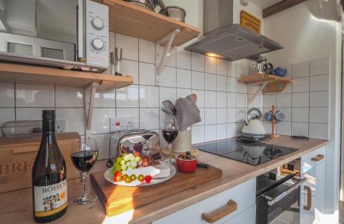 Llandyssiliogogo House | Tanyfron Llangrannog