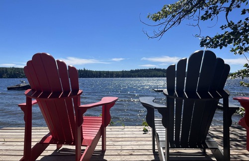 Vanderhoof Cabin | Tapping Beach Retreat-Lakefront property with room for everyone!