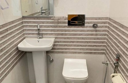 Basai Apartment | Taran Bliss Home stay : Family Room with Bathroom