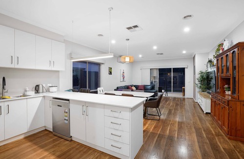 Tarneit House | Tarneit Grove Family Home with Home Theater