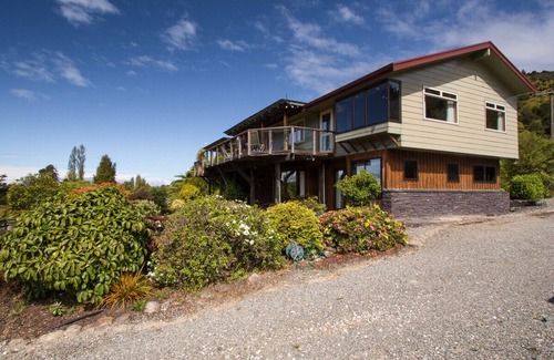 Marahau Cottage | Tasman Hideaway - Marahau Holiday Home
