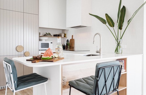 Safety Beach House | Tassells Beach House - Hop, skip & a dog walk to the beach