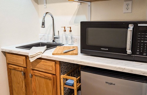 Florence Apartment | Tasteful and peaceful unit near downtown