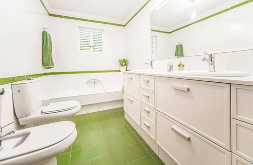 Playa de Almarda House | Tasteful and spacious villa with swimming pool in Playa Corinto.