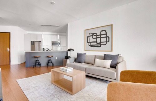 Chinatown Apartment | Tasteful Downtown 1BR w/Gym & W/D, near South Station, by Blueground