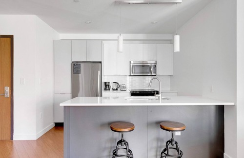 Chinatown Apartment | Tasteful Downtown 1BR w/Gym & W/D, near South Station, by Blueground
