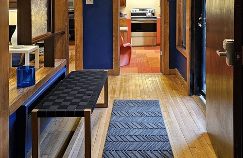 Falls House | Tasteful Riverfront Mid-Century Modern Bungalow — 4 season rental