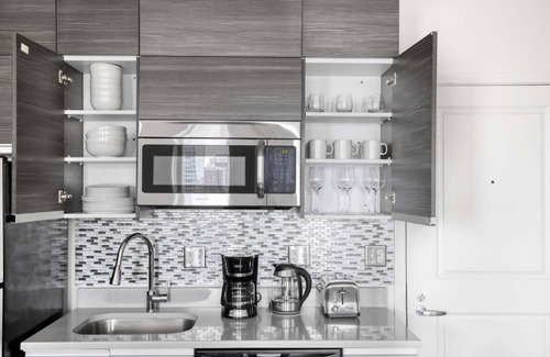 South Loop Apartment | Tasteful South Loop 1BR nr L & Grant Park, by Blueground