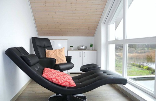 Nordhorn House | Tastefully decorated and fully equipped with garden on the lake