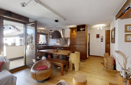 Sils-Maria Apartment | Tastefully renovated 3-room apartment on the first floor, approx.
