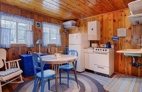 Whitepine Cabin | TATA River Cabin: Buena Vista Cabin- Relax and Unwind