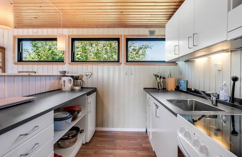 Øer Strand House | "Tatianna" - 100m from the sea by Interhome