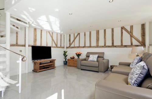 Pattiswick House | Tatters Barn